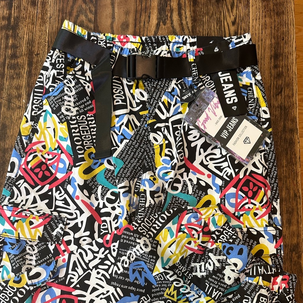 NWT V.I.P. Jeans Retro Sculpting Stretch Destruction Jogger Graffiti Belted